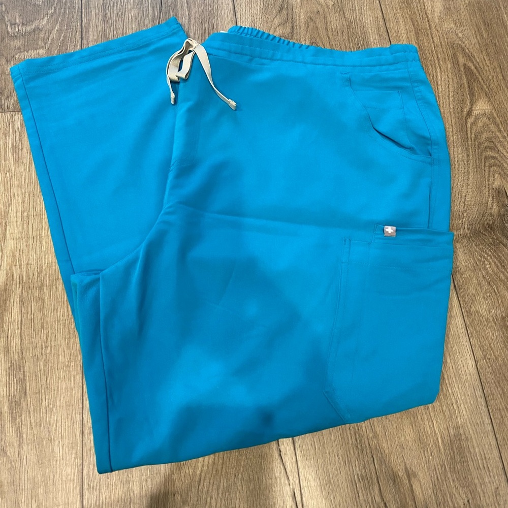 Teal figs pants- like new